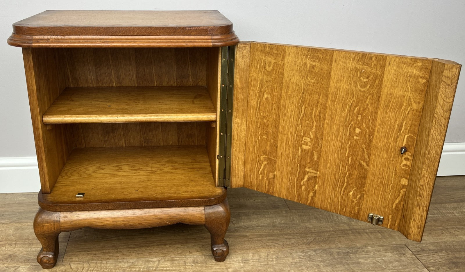 Pair of Bedside Tables Vintage French Louis Style Nightstands Cabinets LOT 621610