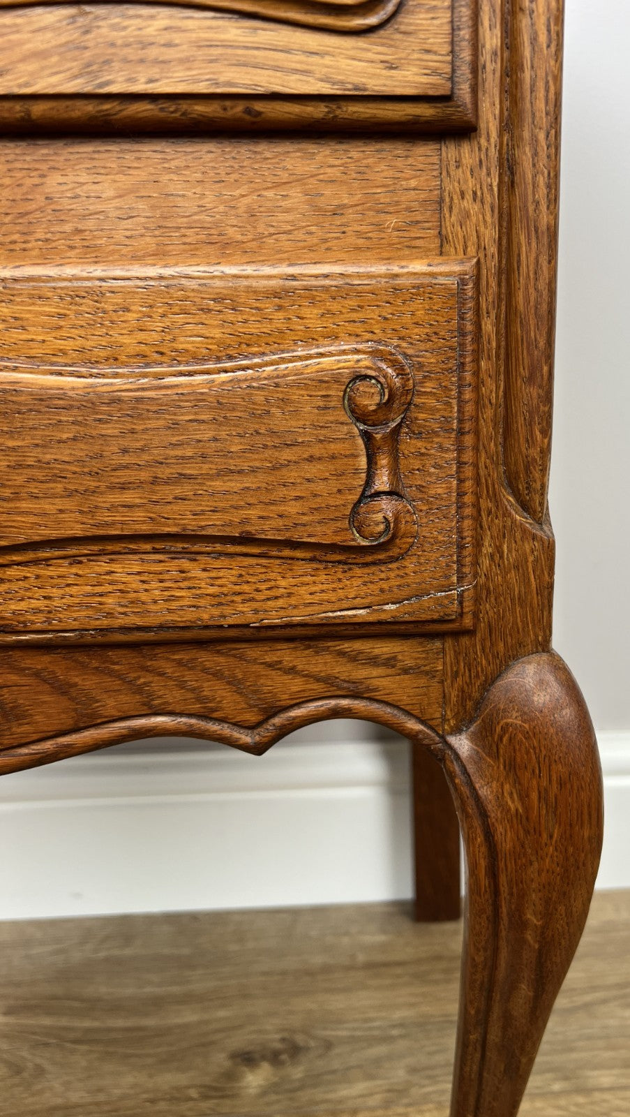 Bedside Table Vintage French Louis Style Oak Nightstand Carved Cabinet LOT 63016