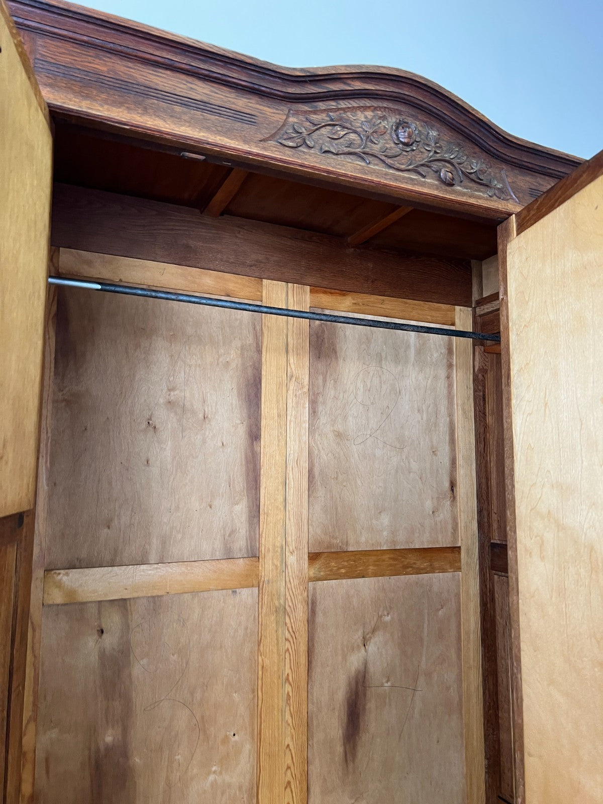 Wardrobe Antique French Oak Two Door Mirrored Carved Armoire Cabinet LOT 614411