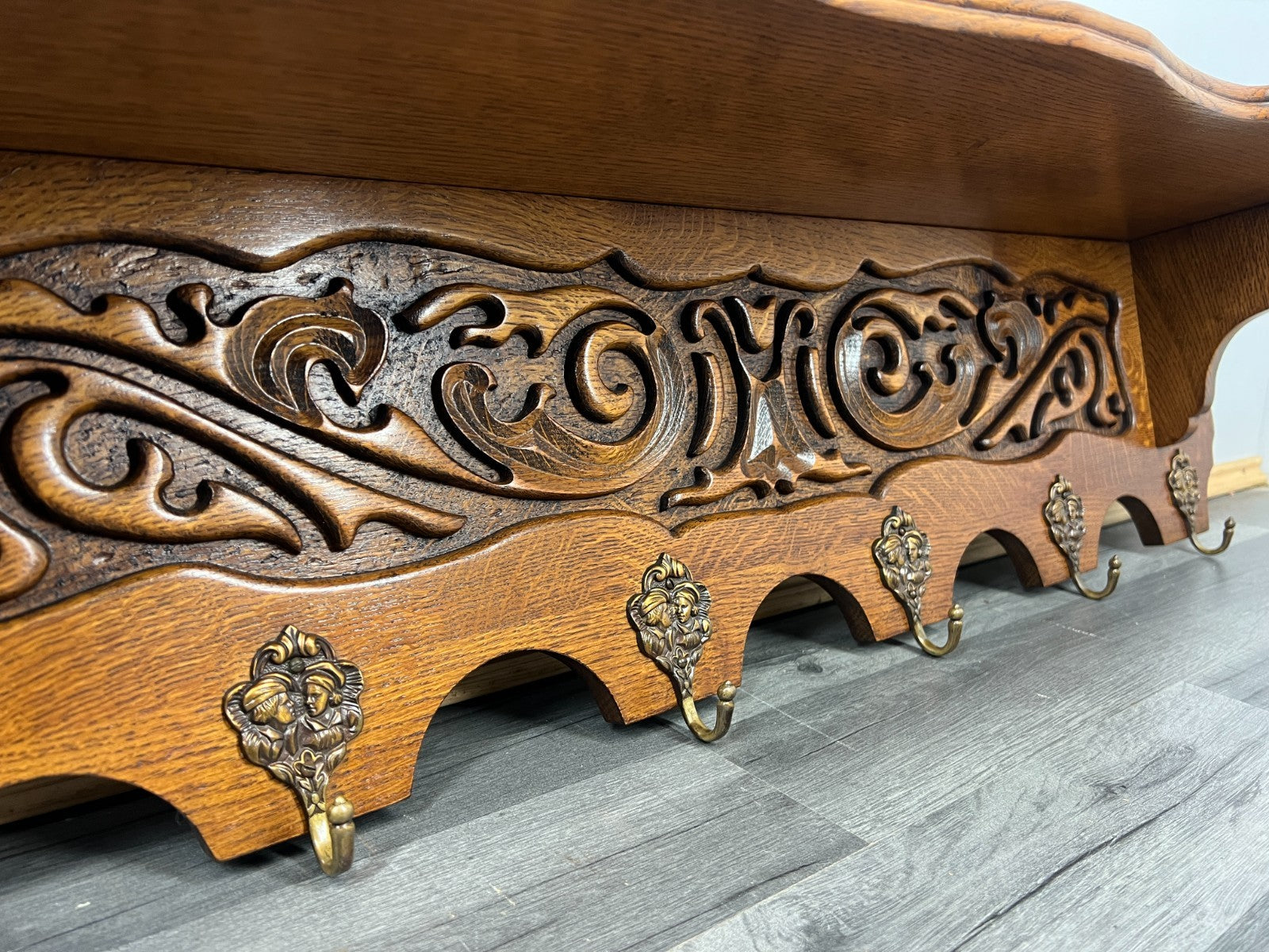 French Vintage Style Coat Rack Oak 6 Hooks Ornate Wall Shelf Coat LOT 47282