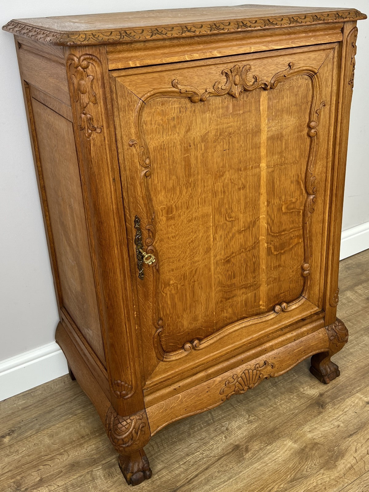 Cabinet Vintage French Style Oak Sideboard with Carved Cupboard LOT 62482