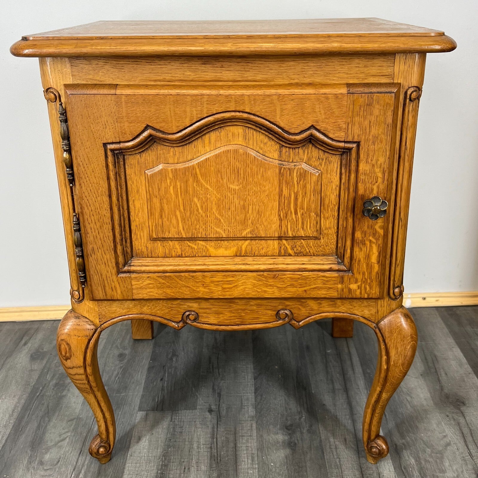Pair of Bedside Tables Vintage French Style Louis Cupboards Cabinets LOT 28712