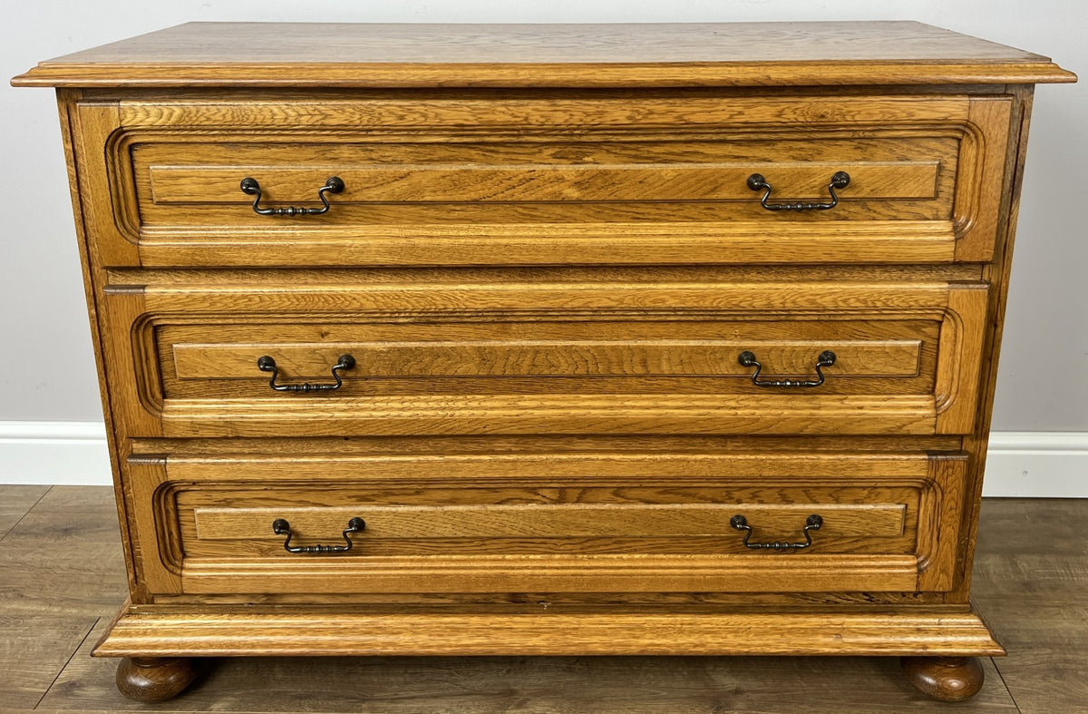Chest of Drawers Vintage French Style 3 Drawers Carved Storage Cabinet LOT 62871