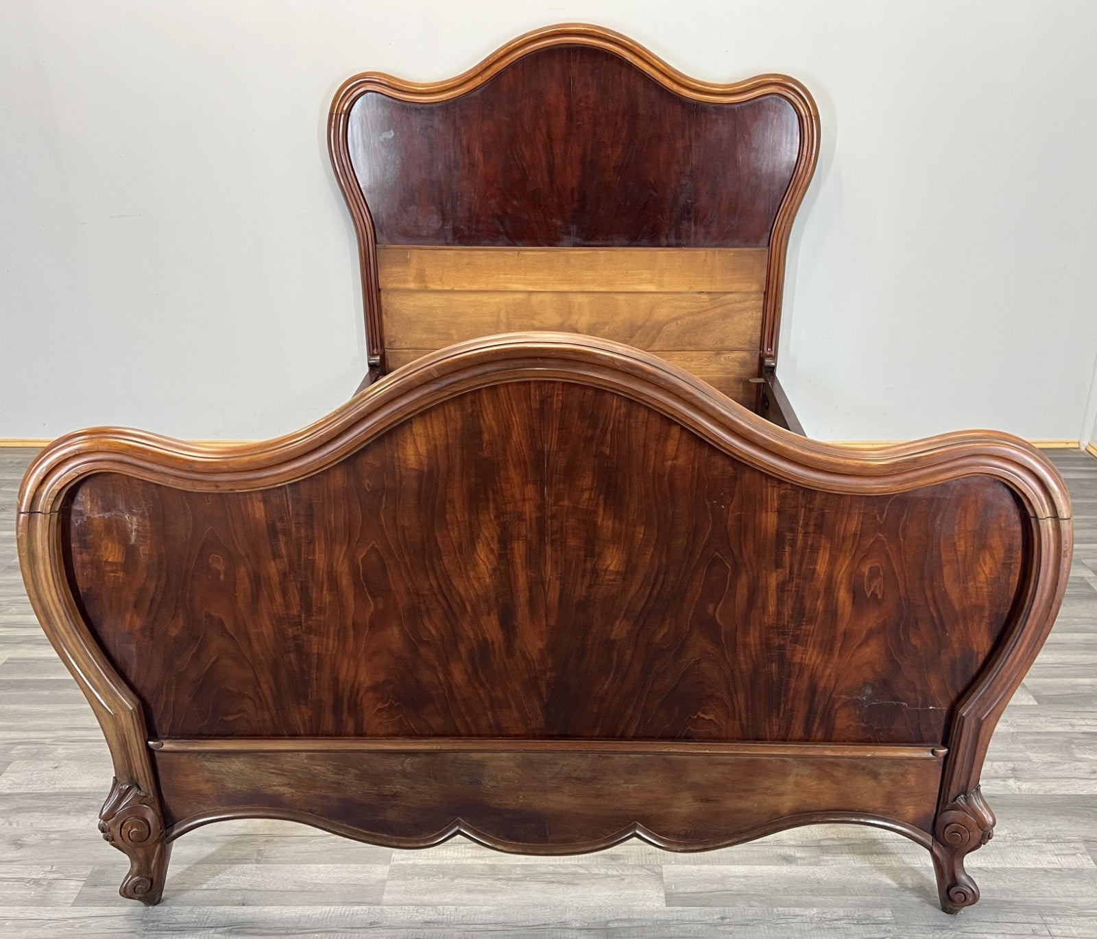 Bed Antique French Style Mahogany Double Bed Frame Carved Headboard LOT 47331