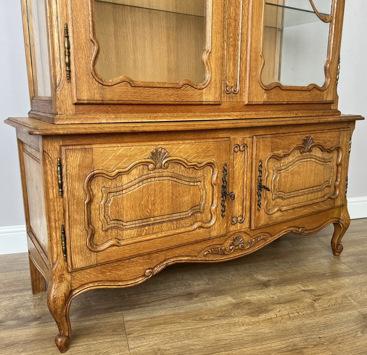 Bookcase Vintage French Louis XIV Style Oak Glazed Display Cabinet LOT 6490