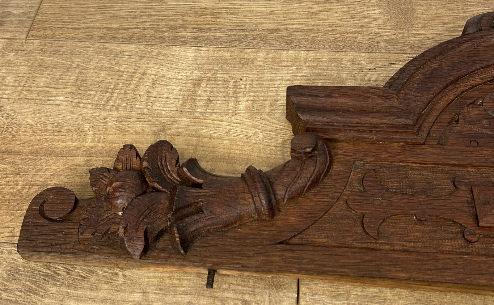 Pediment Antique French Style Oak Hand Carved Decorative Crest LOT 61735