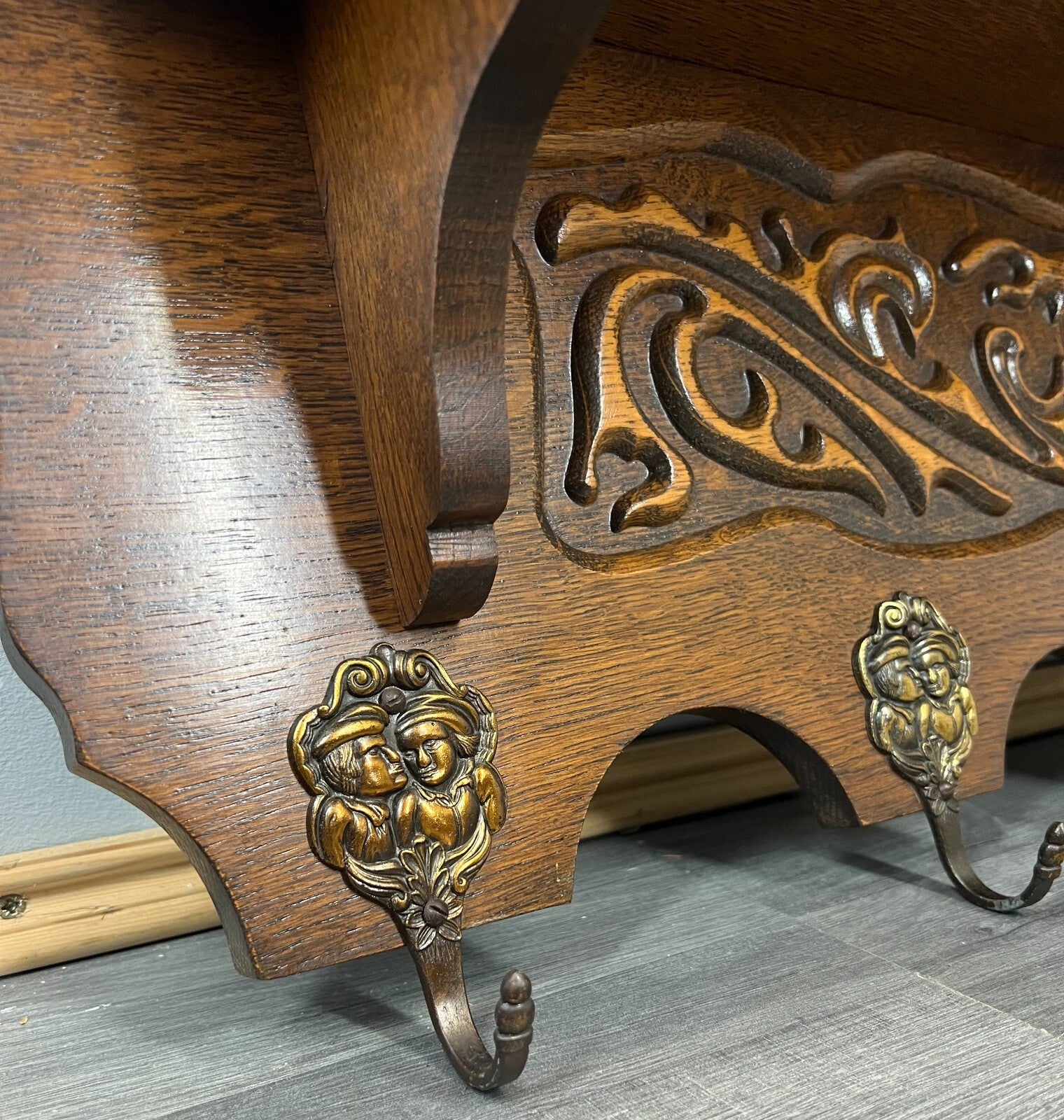 Coat Rack Antique French Style Oak Wall Shelf 6 Hooks Carved Hall Stand LOT 35117