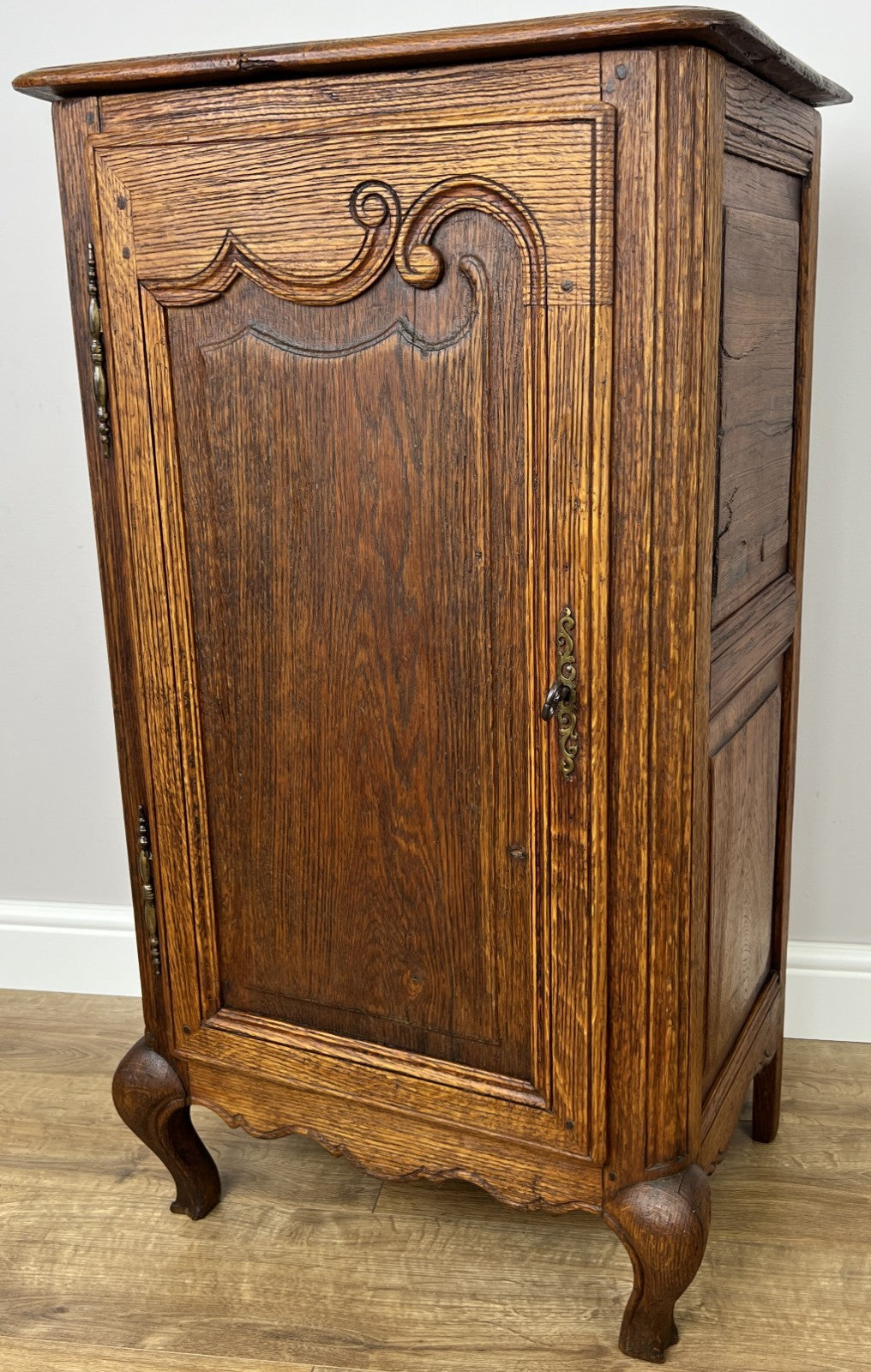 Cabinet Antique French Style Oak Sideboard with Carved Cupboard LOT 62552