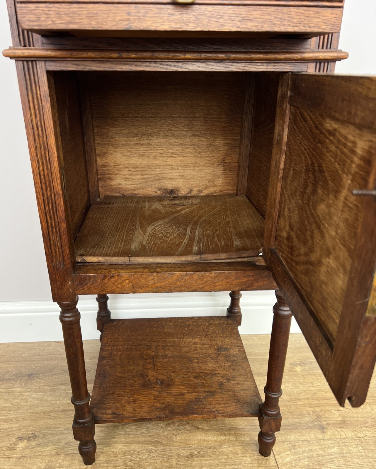 Bedside Table Antique French Style Oak Cabinet Carved Nightstand LOT 639313