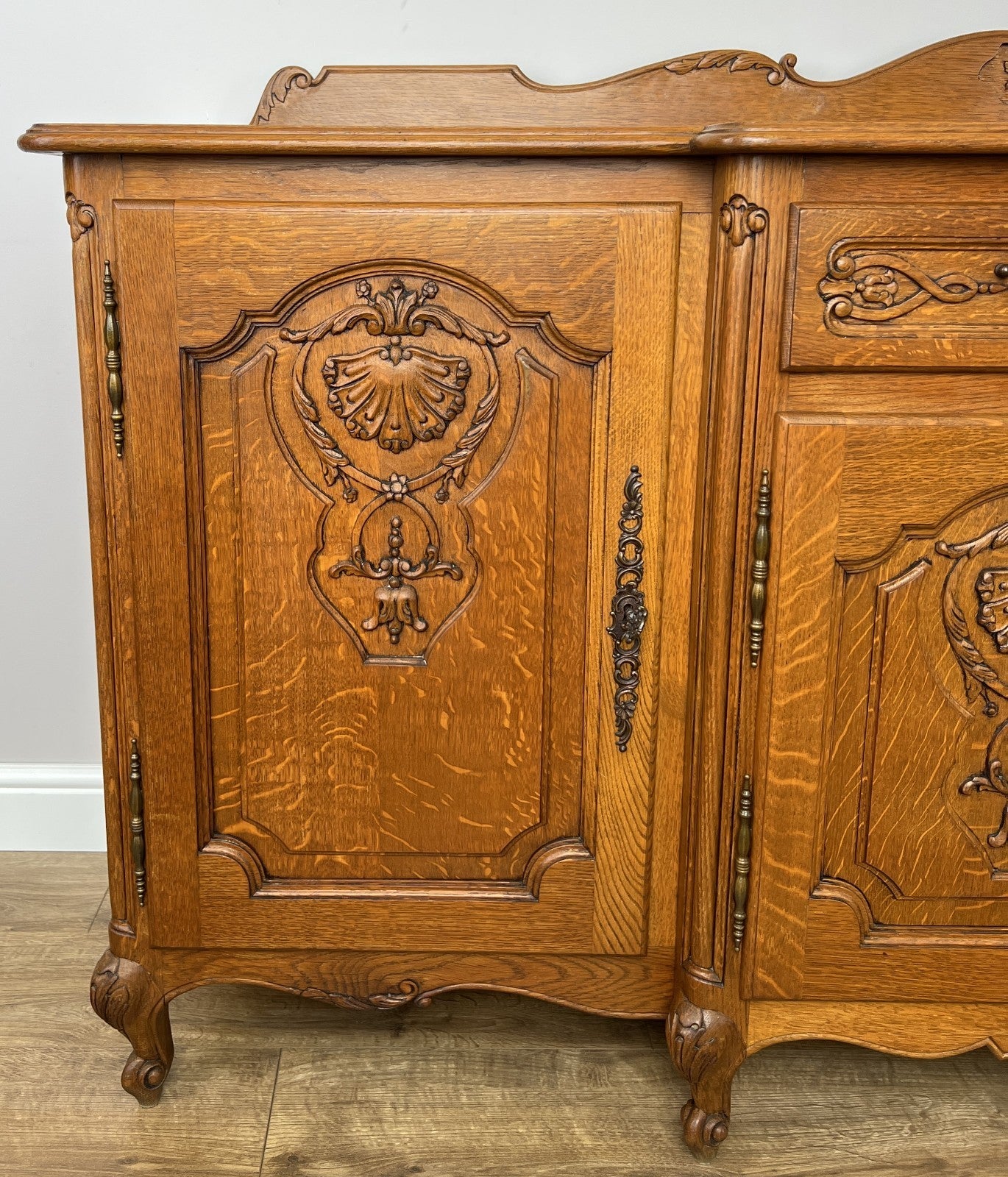 Sideboard Vintage French Louis Style Oak 4 Door Cupboard Carved Cabinet LOT 63615