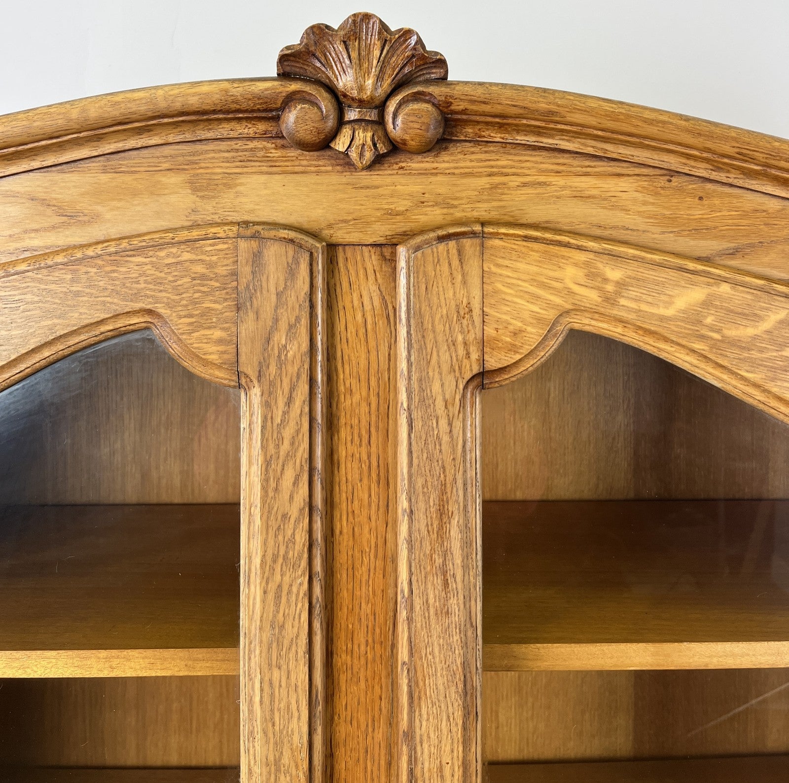 Bookcase Vintage French Louis XVI Oak Display Cabinet Carved Sideboard LOT 63464