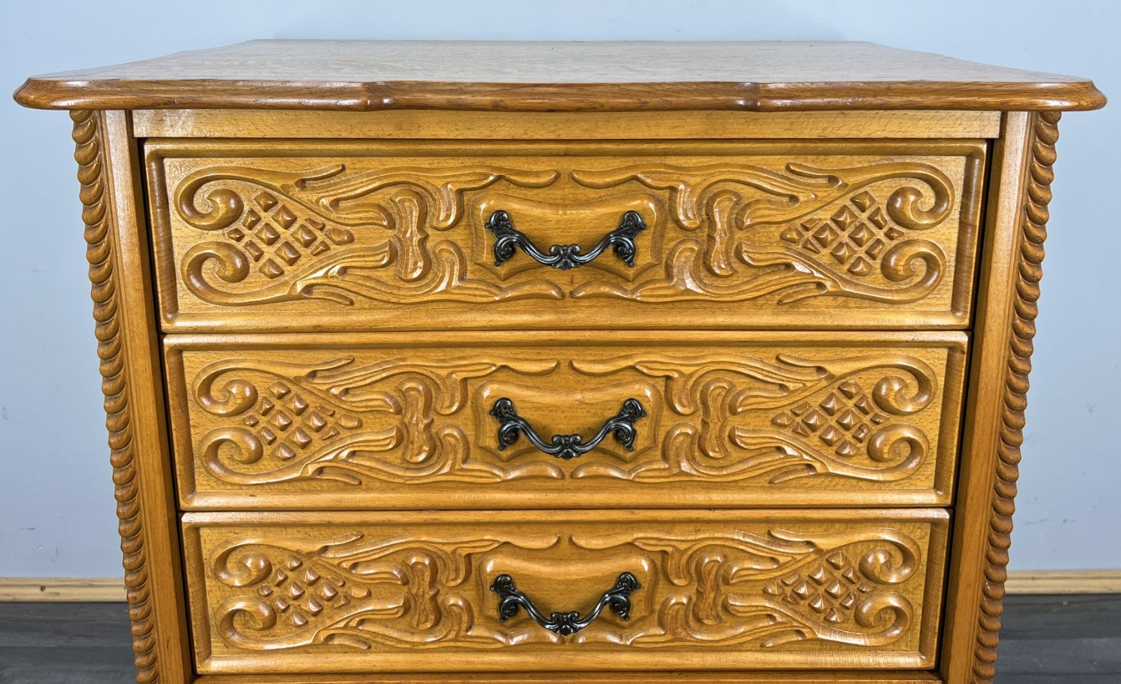 Chest of Drawers Vintage French Louis XVI 3 Drawers Ornate Cabinet LOT 44324
