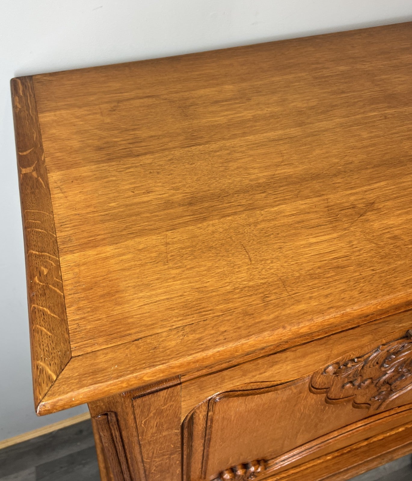 Cabinet Vintage French Louis Style Oak Carved Sideboard with Drawer LOT 457710