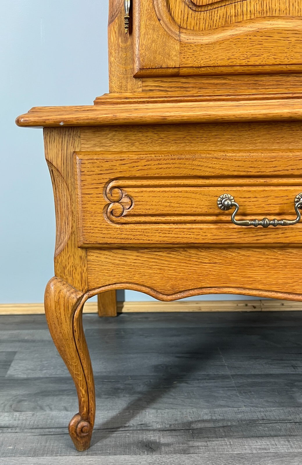 Cabinet Vintage French Style Oak Carved Storage Drawers Cupboard LOT 37539