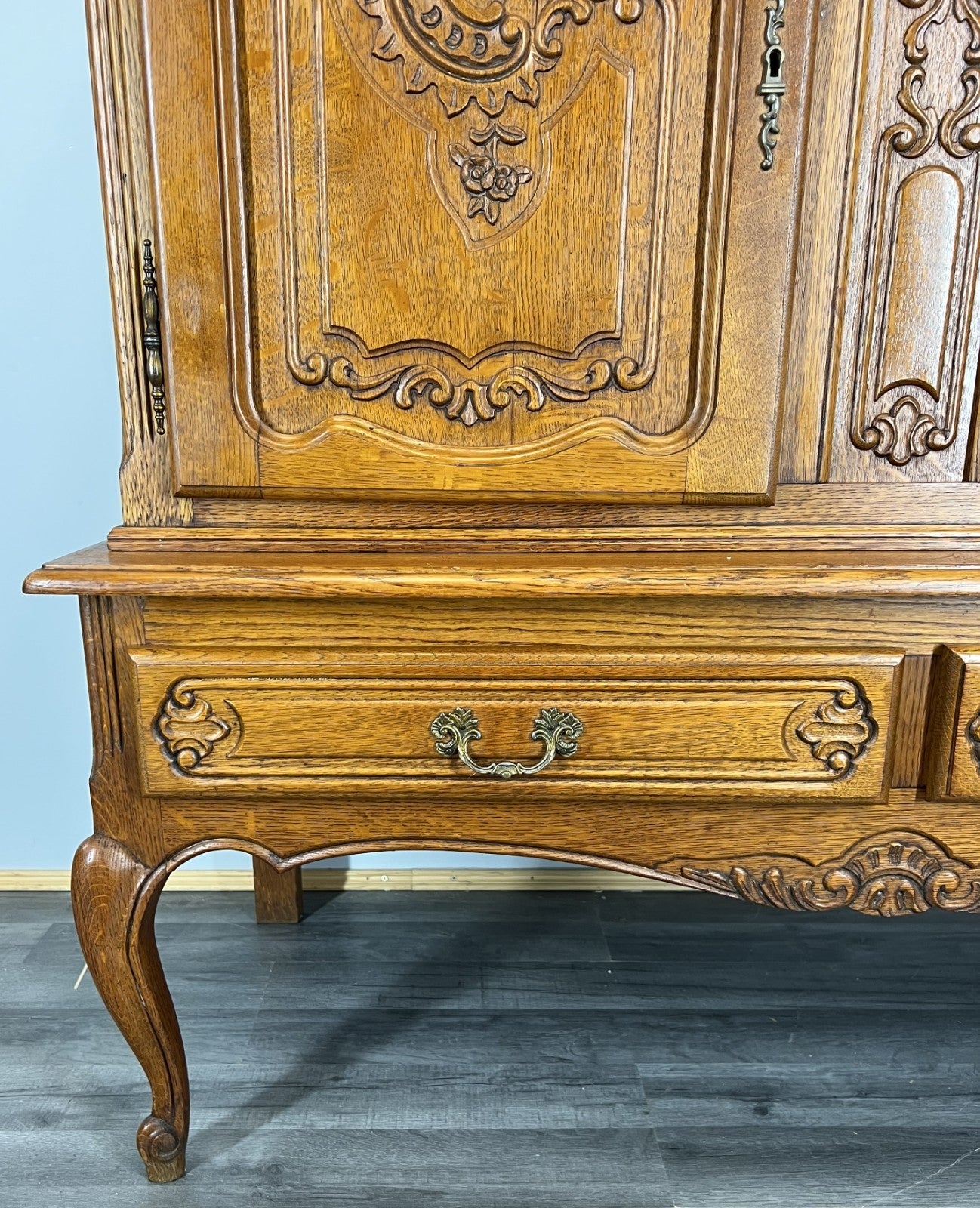 Cabinet Vintage French Louis XVI Oak Carved Sideboard with Drawers LOT 40155