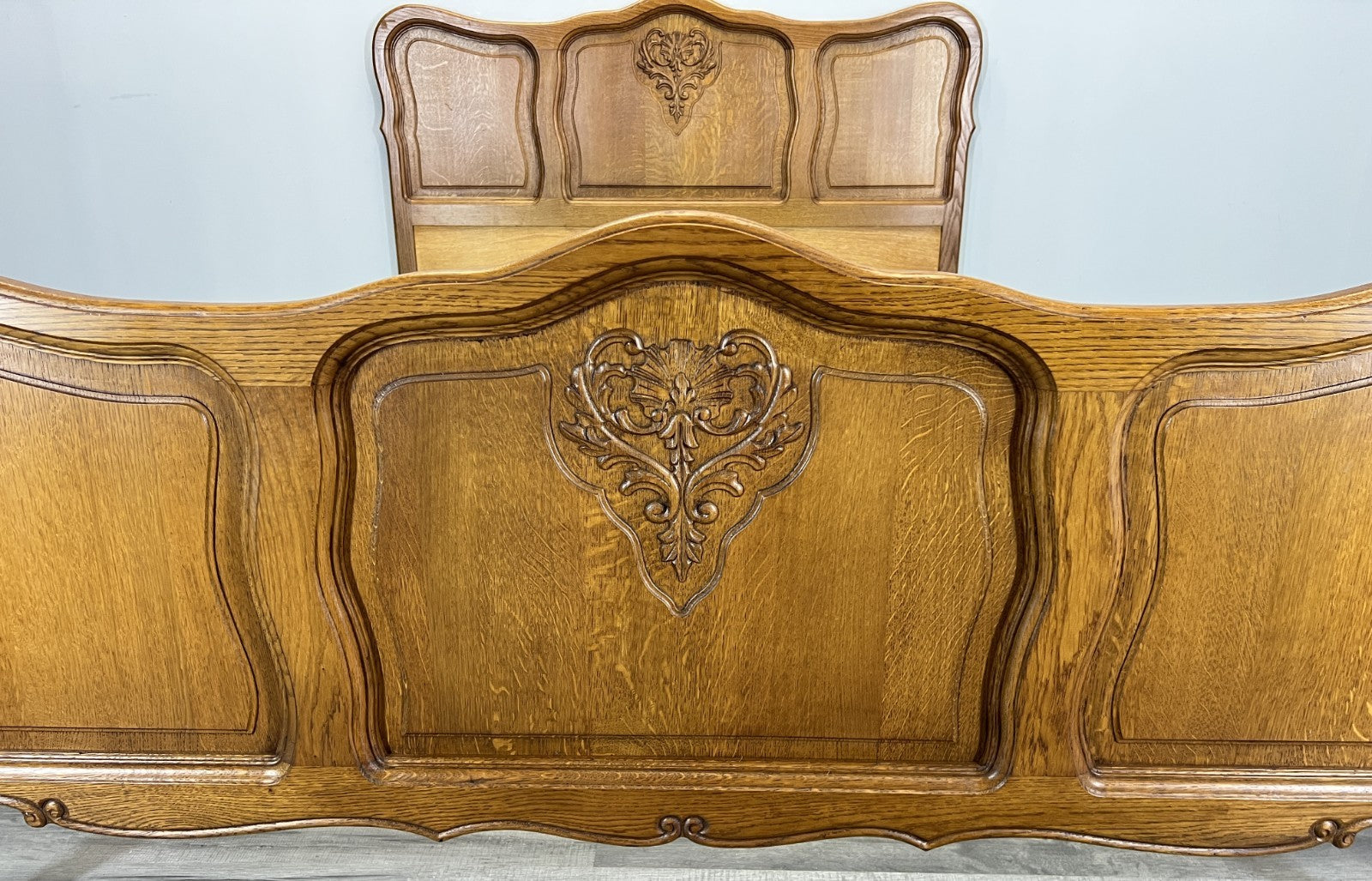 Bed Vintage French Louis XVI Double Bed Frame Oak Carved Headboard LOT 46173