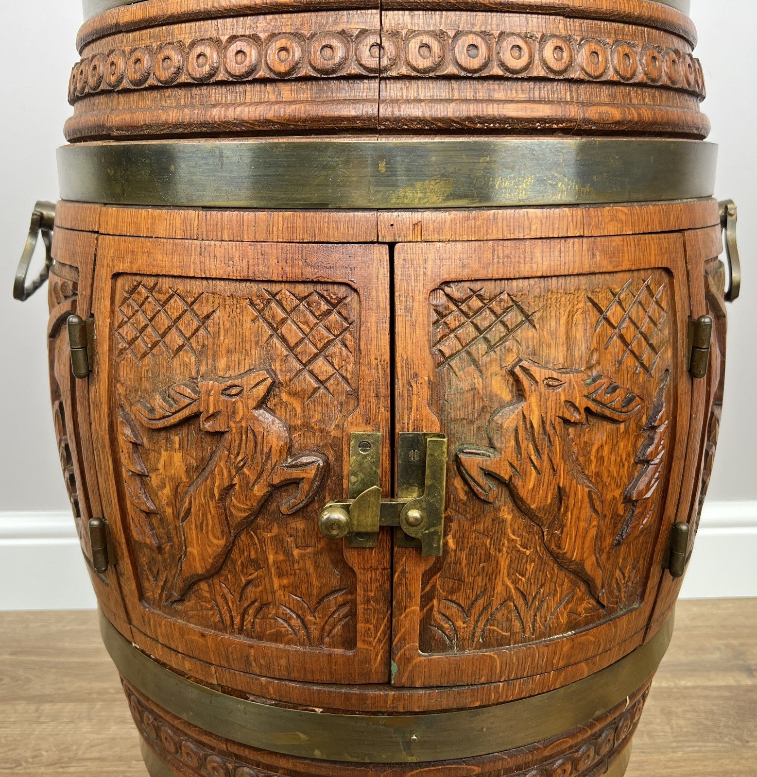 Cabinet Vintage French Style Barrel Drink Cabinet Oak Carved Storage LOT 49625
