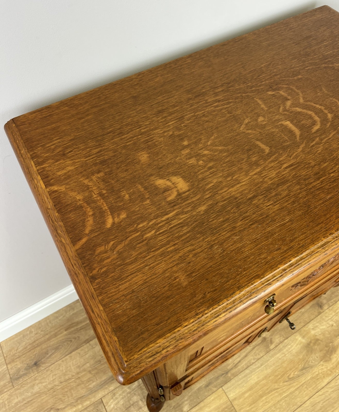 Cabinet Vintage French Louis XIV Style Oak Sideboard Carved Cupboard LOT 624911