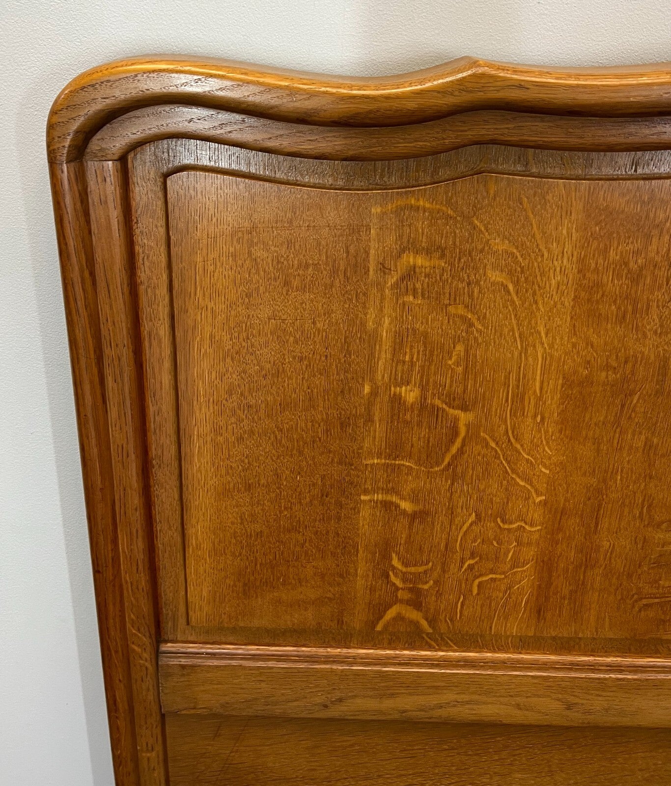 Bed Vintage French Louis XVI Oak Double Bed Frame Carved Headboard LOT 33397
