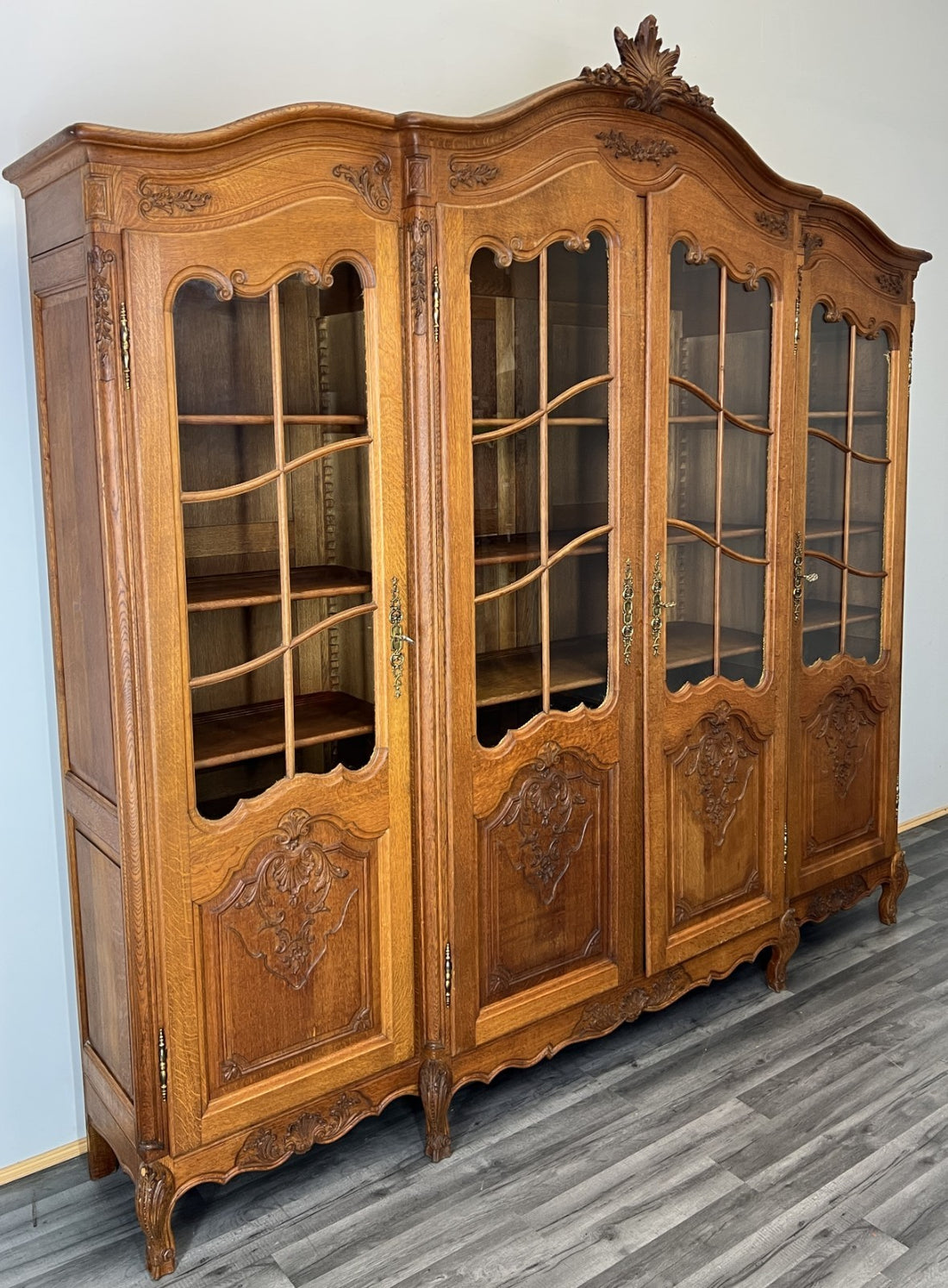 Bookcase Vintage French Louis XIV Style Display Oak Cabinet Sideboard LOT 47850