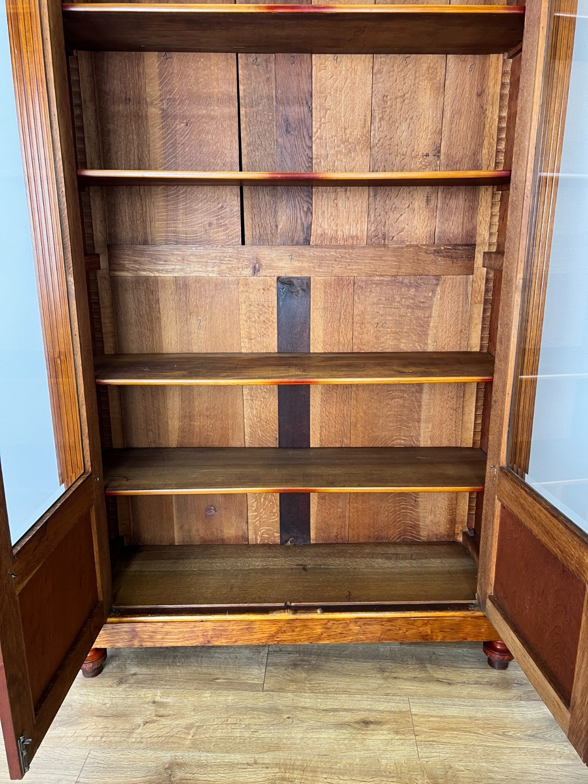Bookcase Antique French Style Glazed Display Cabinet Walnut Sideboard LOT 6521