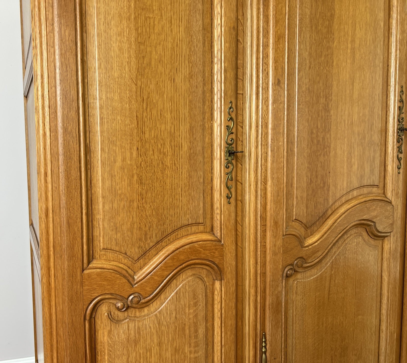 Wardrobe Vintage French Louis XVI Style Oak Four Door Carved Armoire LOT 63853