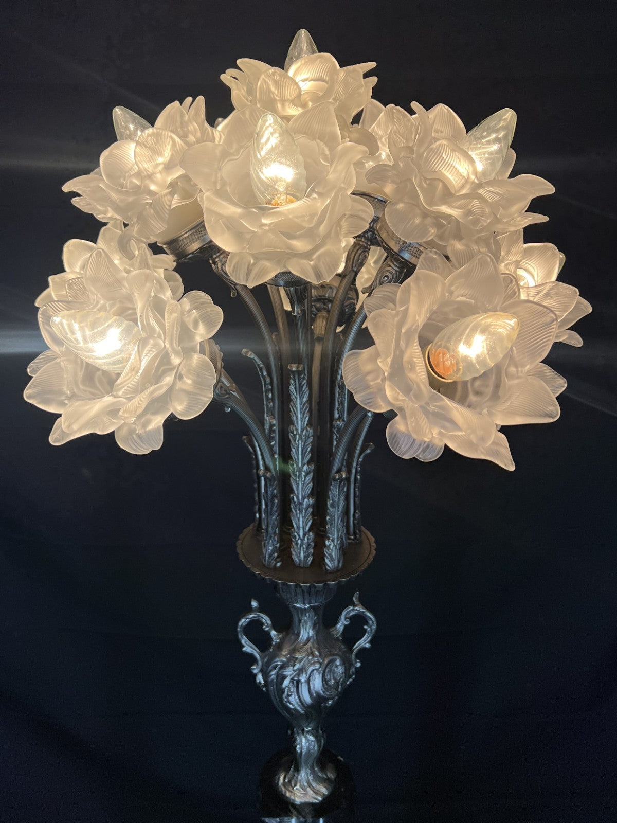 Floor Lamp Vintage French Style Standing Lamp Metal Floral Design LOT 48184