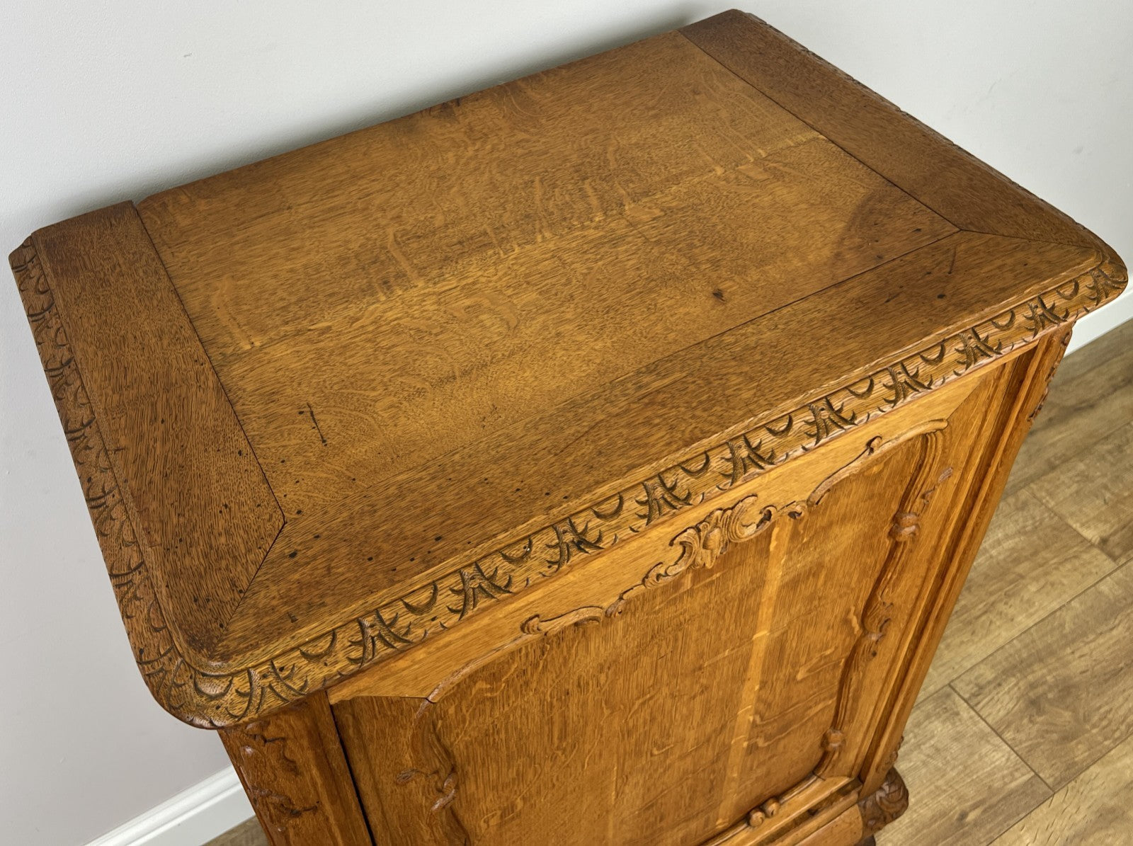 Cabinet Vintage French Style Oak Sideboard with Carved Cupboard LOT 624810