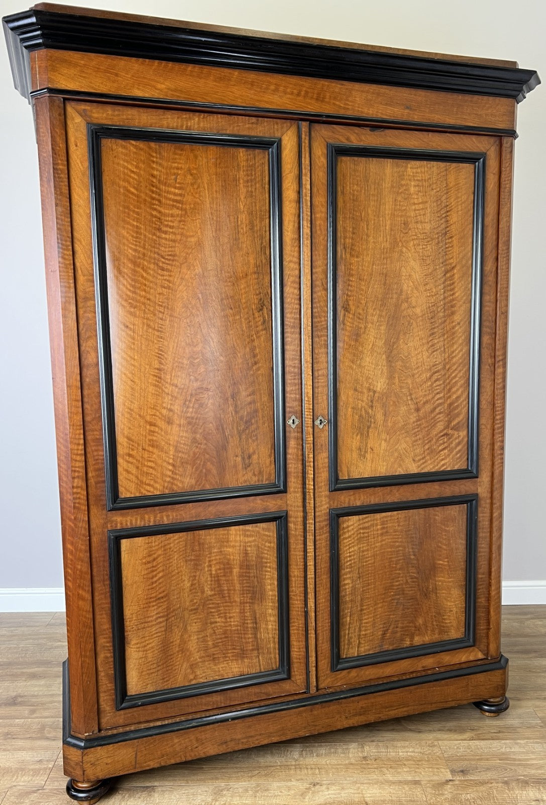 Wardrobe Antique French Style Walnut Two Door Carved Armoire Cabinet LOT 61322