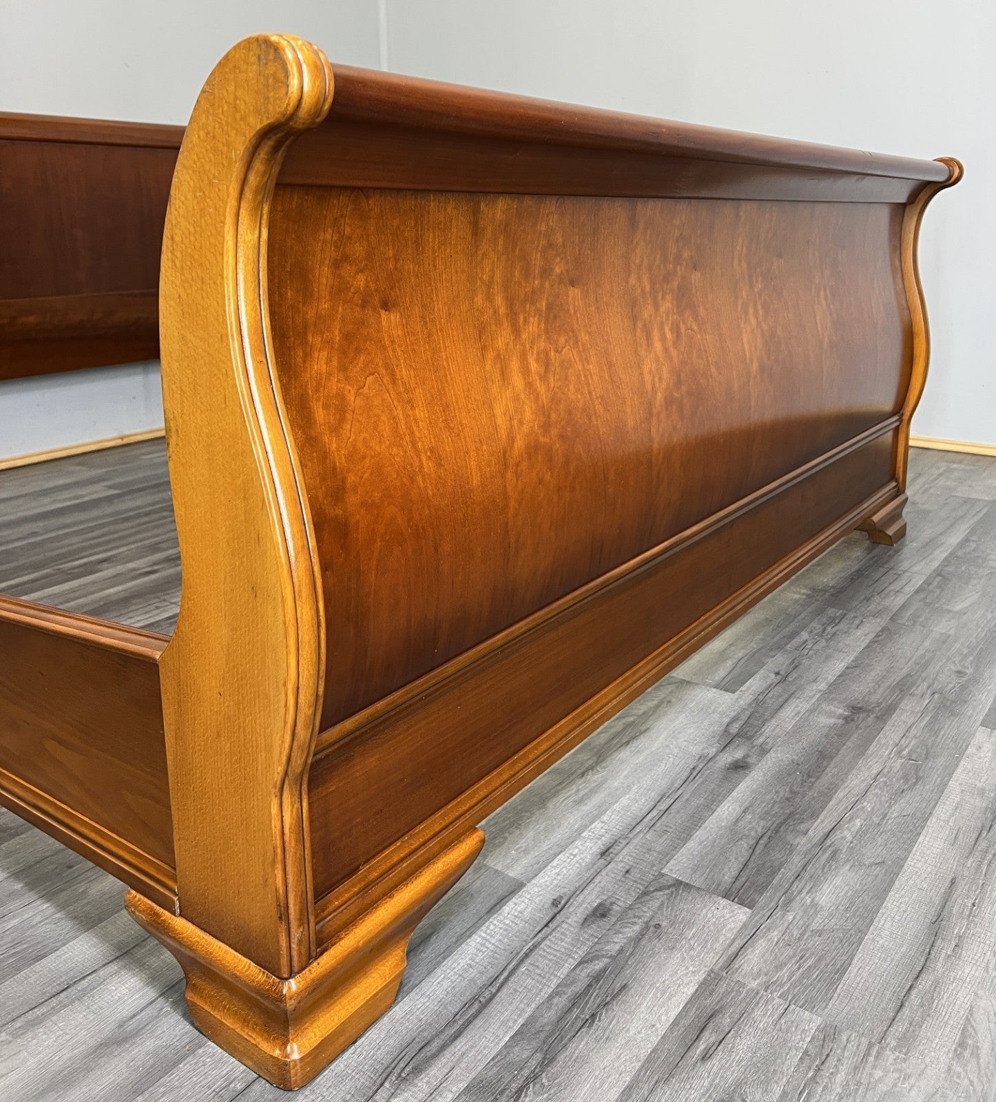 Bed Vintage French Style King Size Bed Frame Carved Headboard LOT 47835