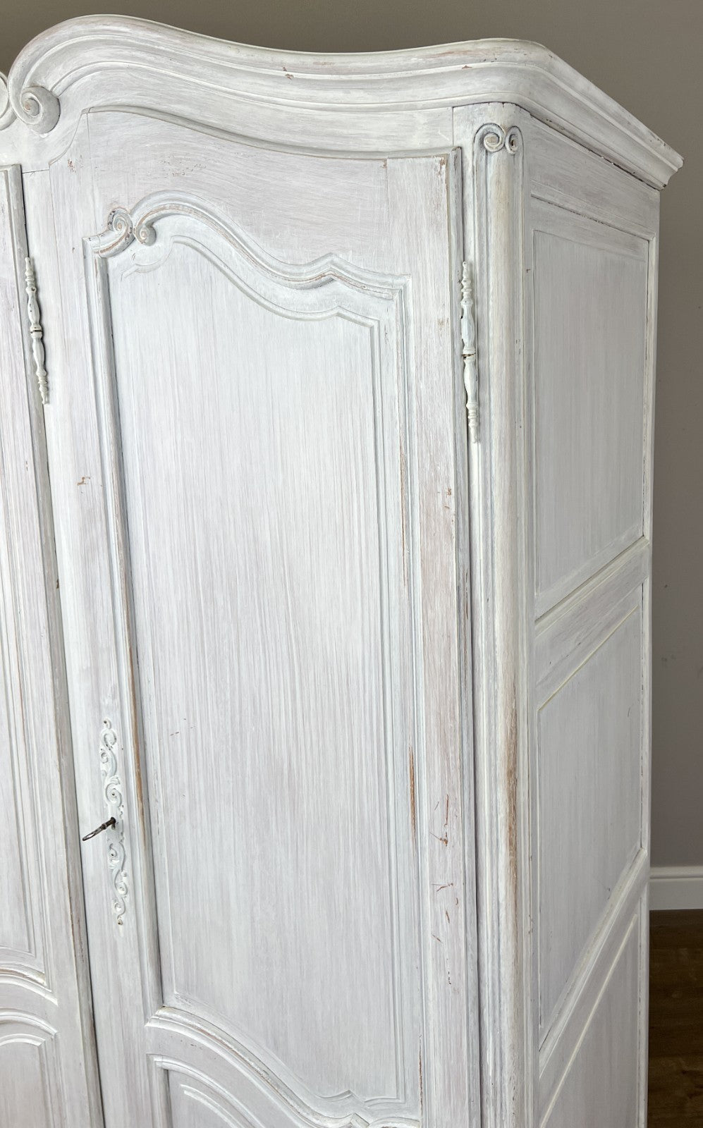 Wardrobe Vintage French Louis XVI Shabby Chic Four Door Oak Armoire LOT 616513