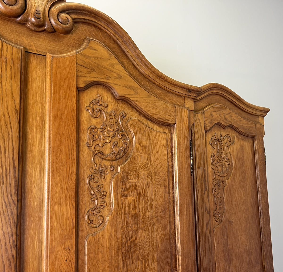 Wardrobe Vintage French Louis XVI Style Oak Four Door Carved Armoire LOT 6491