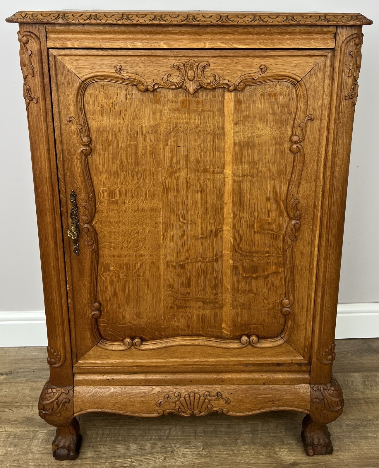 Cabinet Vintage French Style Oak Sideboard with Carved Cupboard LOT 62481