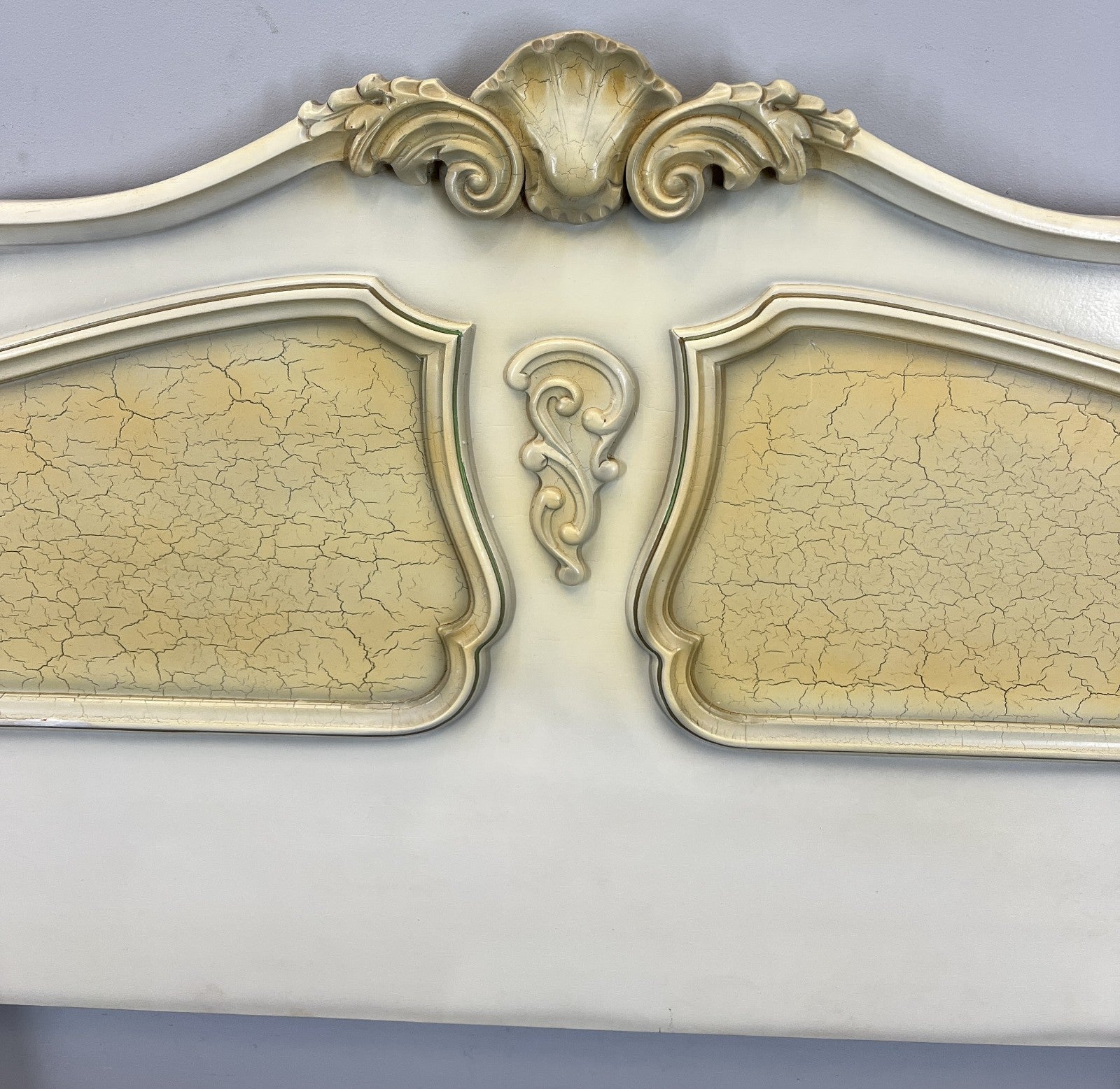 Bed Vintage Shabby Chic Double Bed Frame Headboard with Bedsides Tables LOT 46366