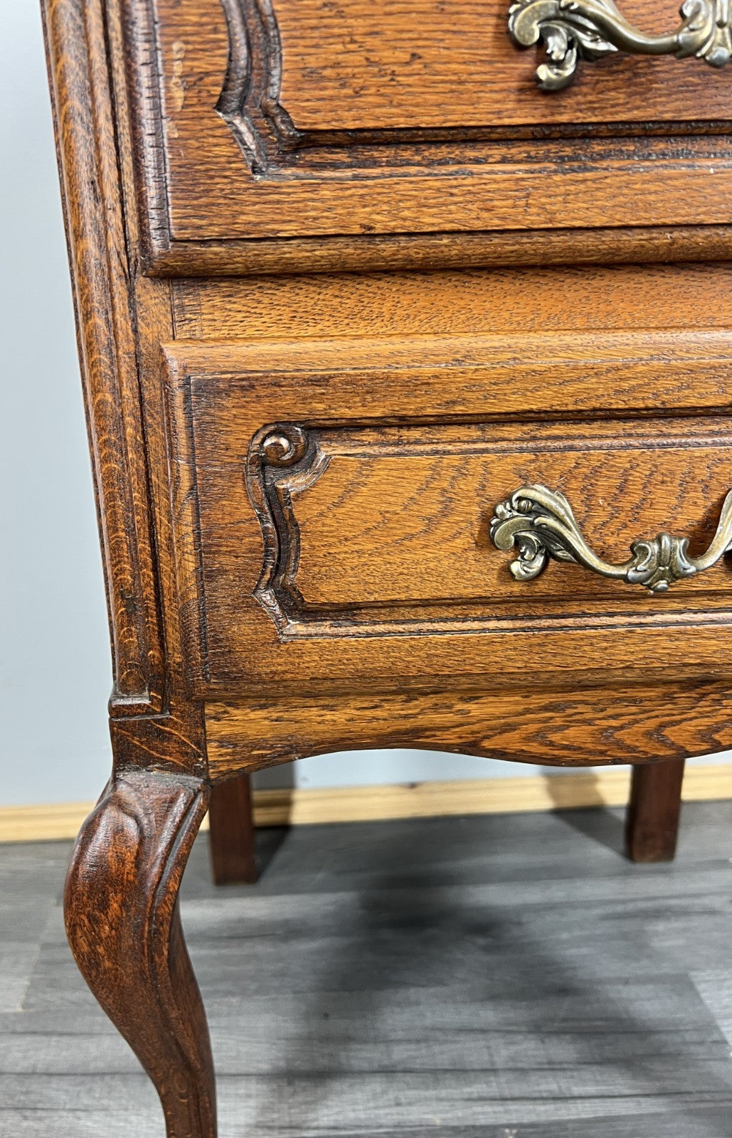 Bedside Table Vintage French Louis XVI Oak Carved Nightstand Cabinet LOT 46957