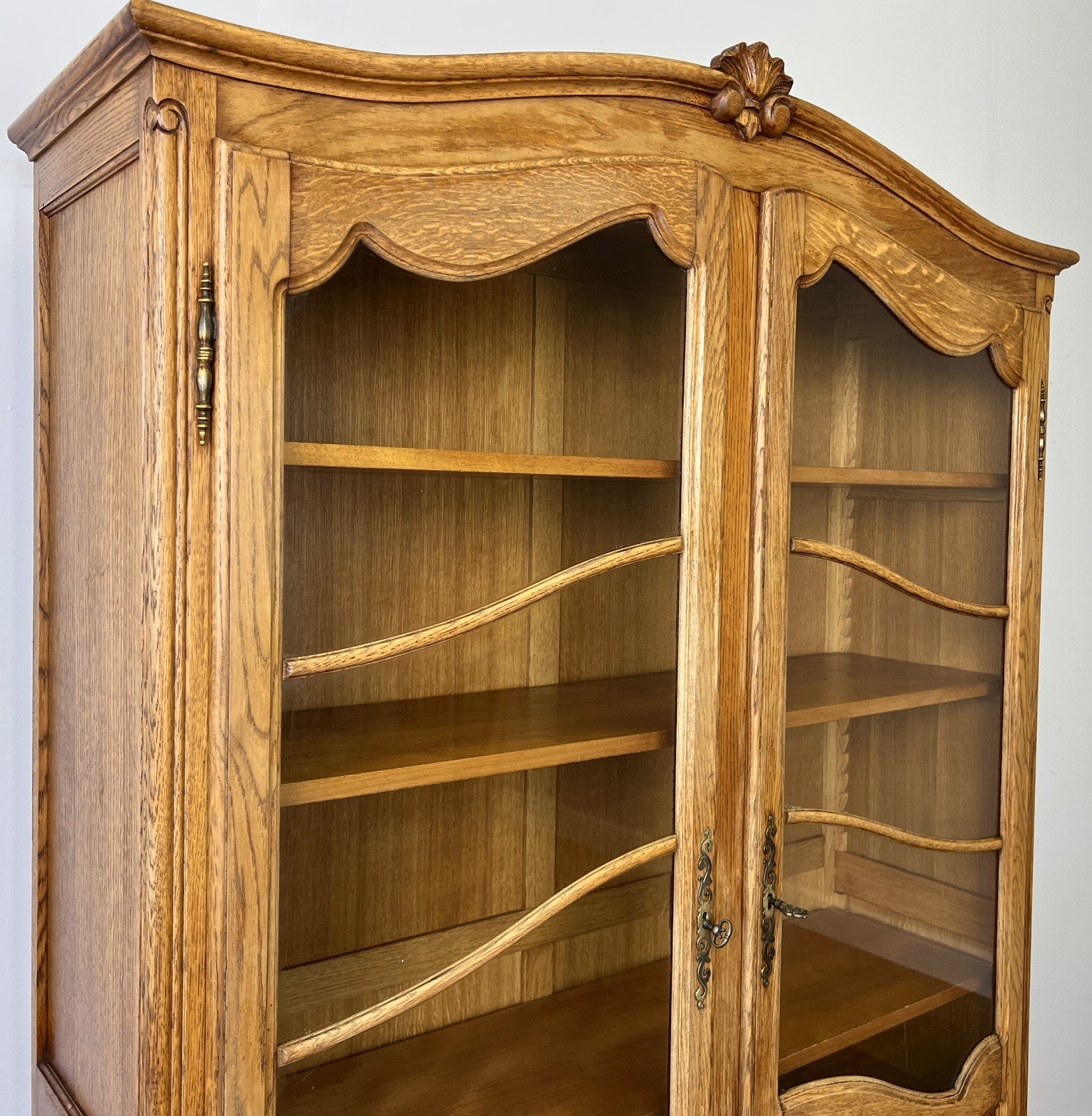 Bookcase Vintage French Louis XVI Oak Display Cabinet Carved Sideboard LOT 63466