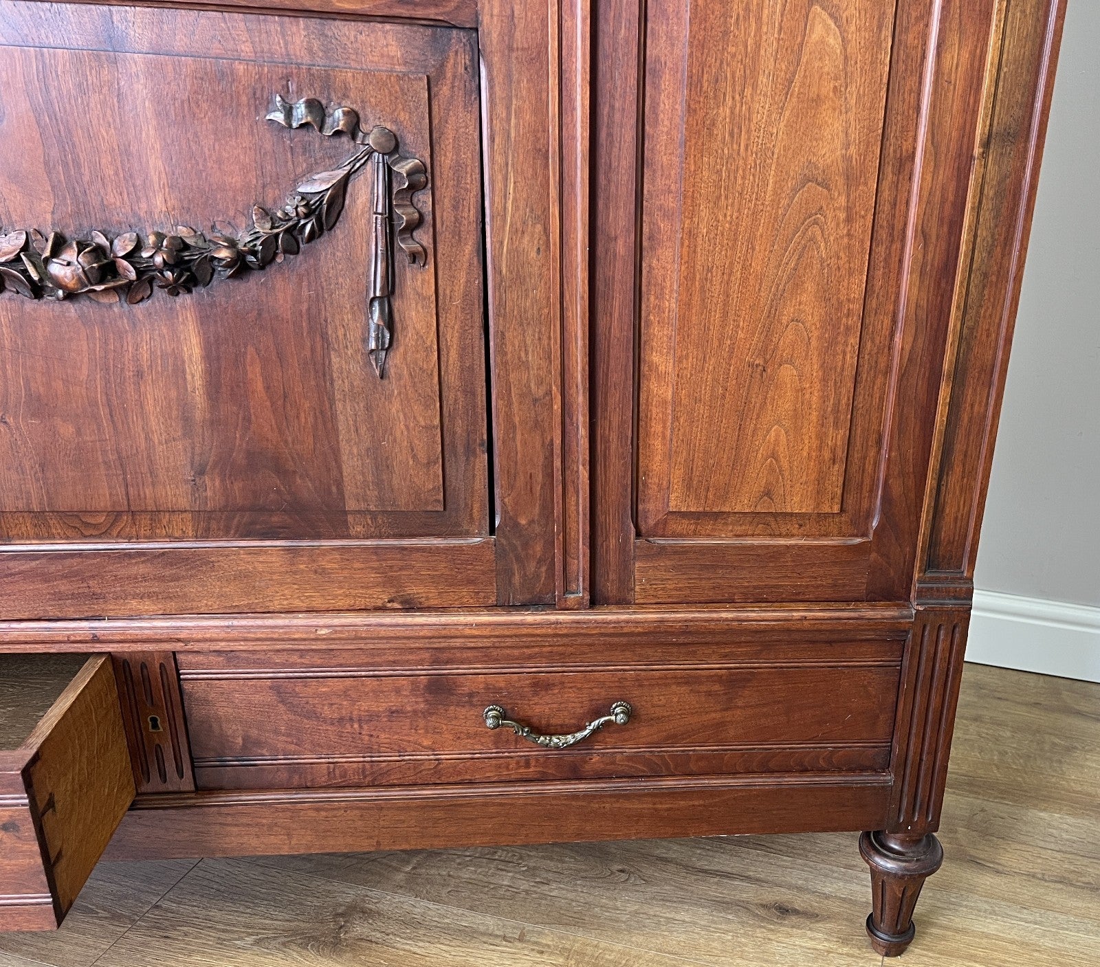 Wardrobe Antique French Walnut Two Door Mirrored Carved Armoire Cabinet LOT 608318