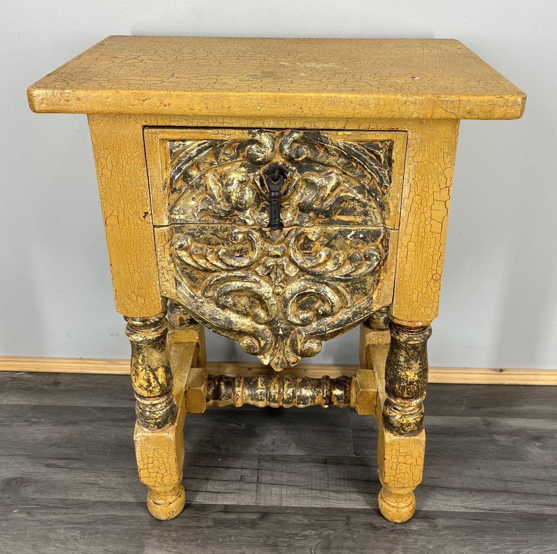 Bedside Table Vintage French Style Gold Color Ornate Side Table LOT 3860
