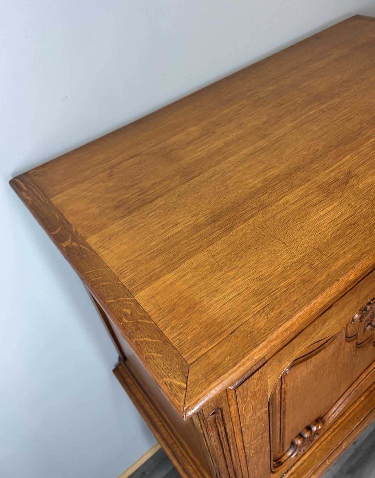 Cabinet Vintage French Louis Style Oak Carved Sideboard with Drawer LOT 45776