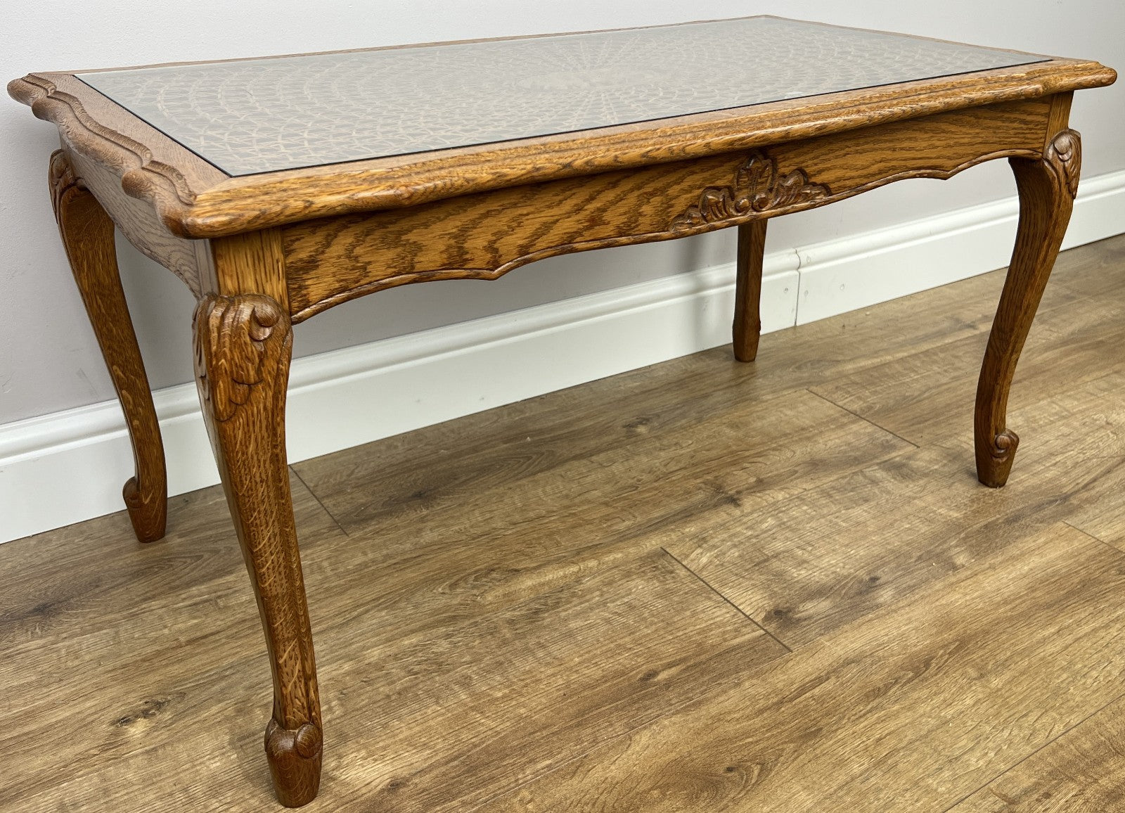 Coffee Table Vintage French Style Oak Carved Glass Top Side Table LOT 63103