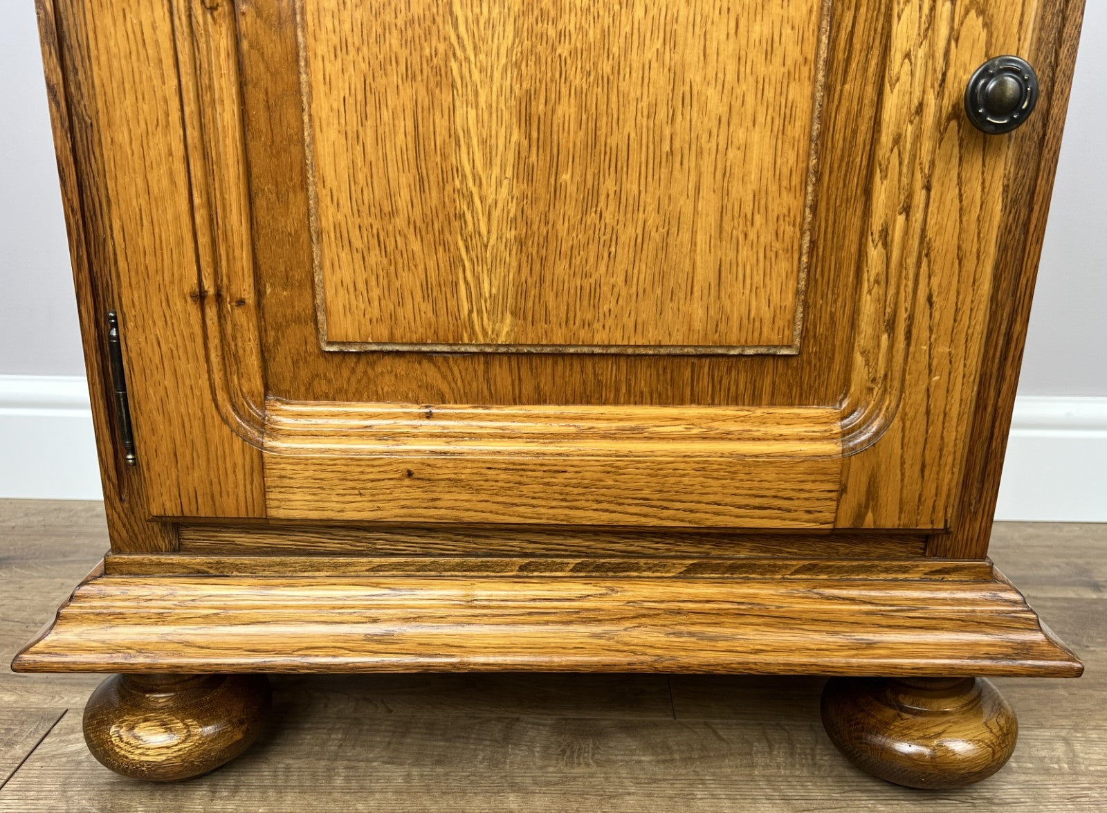 Pair of Bedside Tables Vintage French Style Nightstands Carved Cabinets LOT 62153