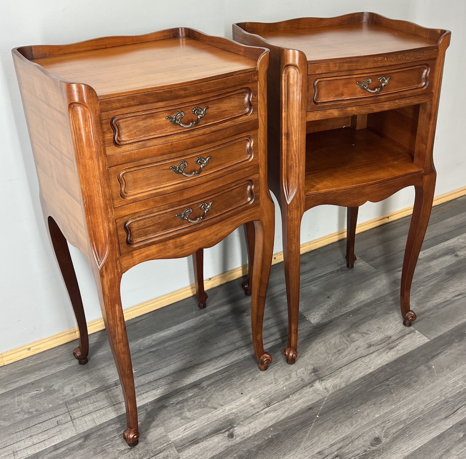 Pair of Bedside Tables Vintage French Louis Carved Nightstands Cabinets LOT 44271