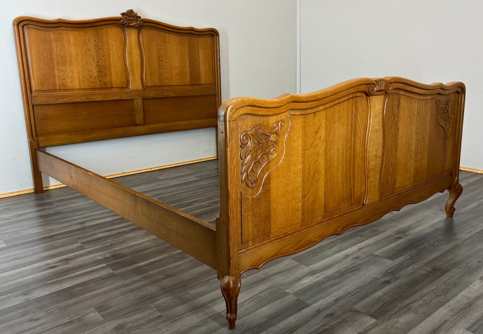 Bed Vintage French Louis XVI Oak Double Bed Frame Carved Headboard LOT 33391