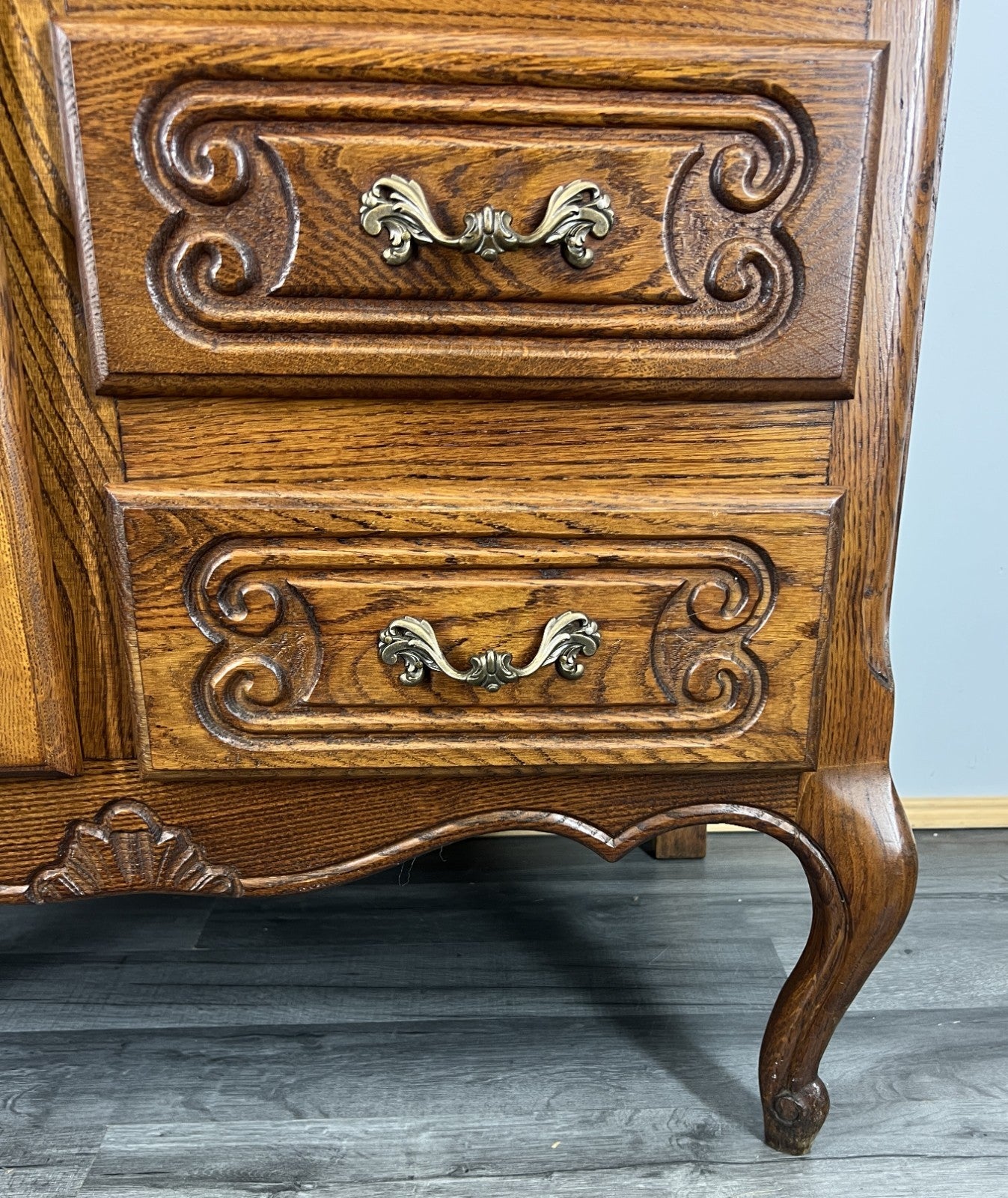 Cabinet Vintage French Louis XVI Oak Carved with 3 Drawers Sideboard LOT 44554