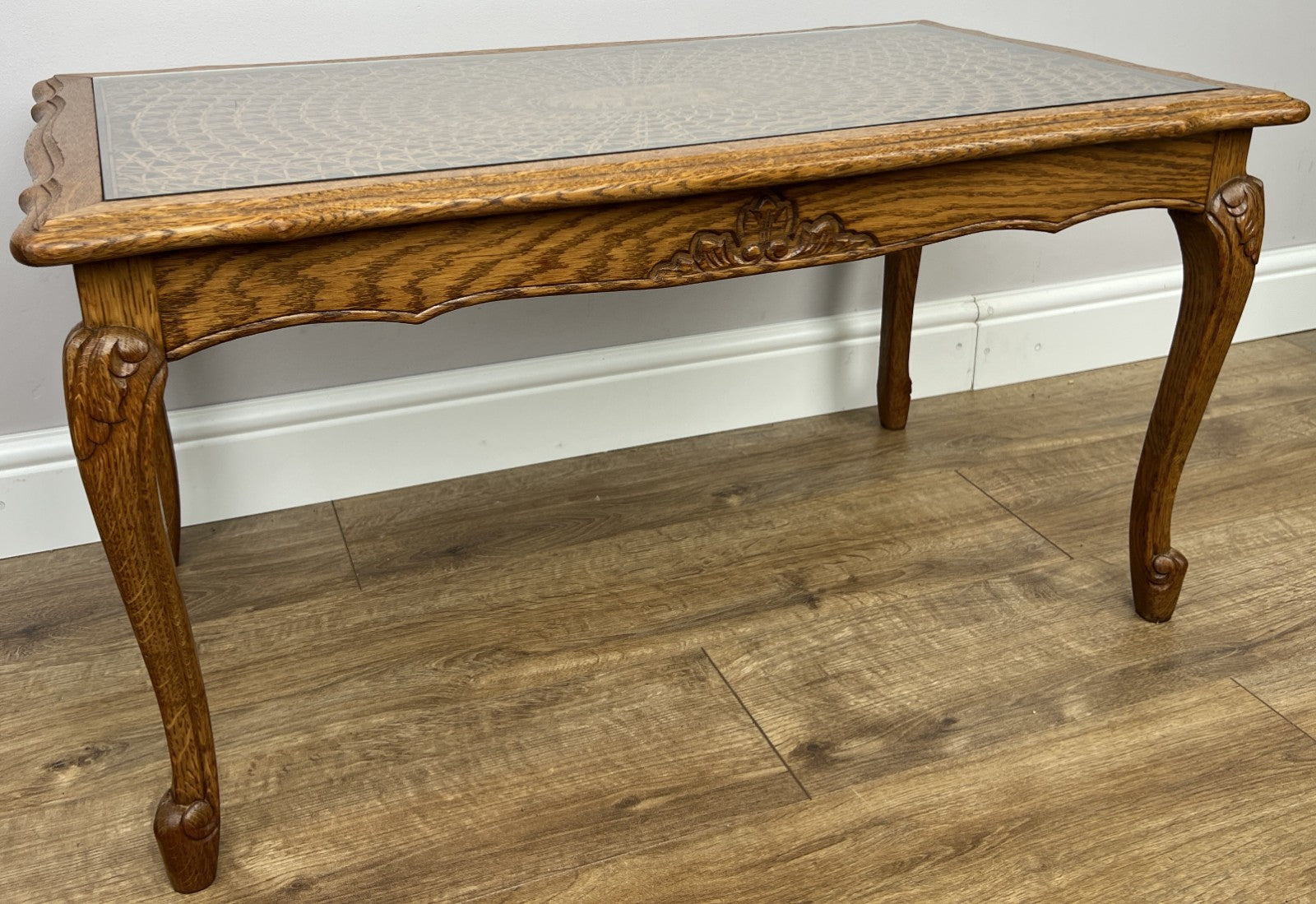 Coffee Table Vintage French Style Oak Carved Glass Top Side Table LOT 63102