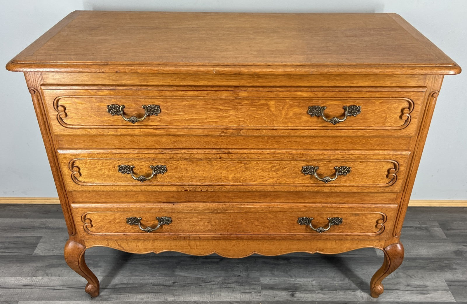 Chest of Drawers Vintage French Louis Oak with 3 Drawers Carved Cabinet LOT 44680