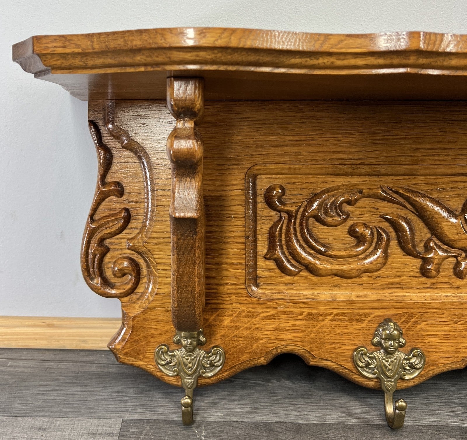 French Vintage Style Coat Rack Oak 6 Hooks Ornate Wall Shelf Coat LOT 46945