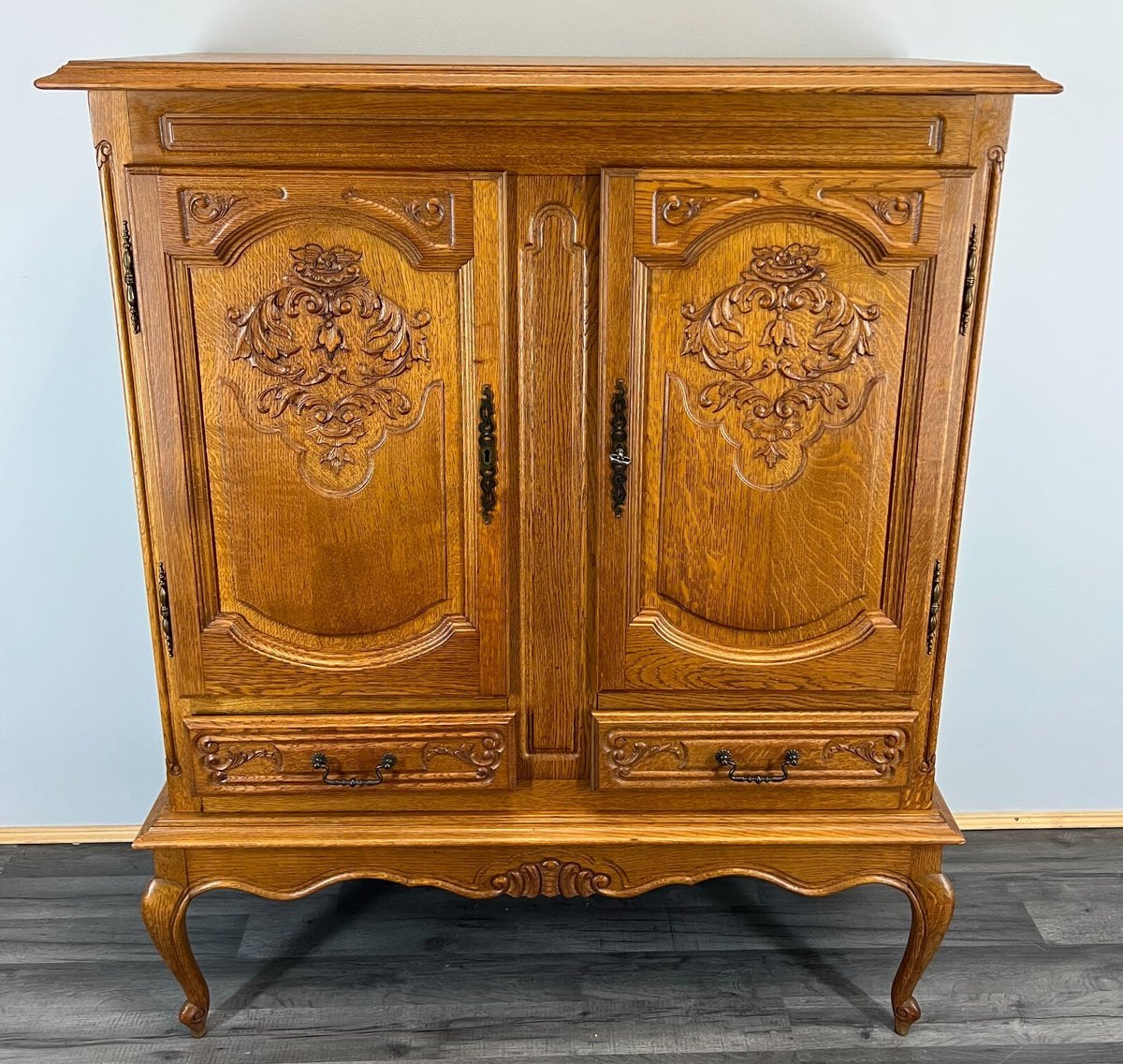 Cabinet Vintage French Louis XIV Style Carved Sideboard 2 Door Cupboard LOT 35520