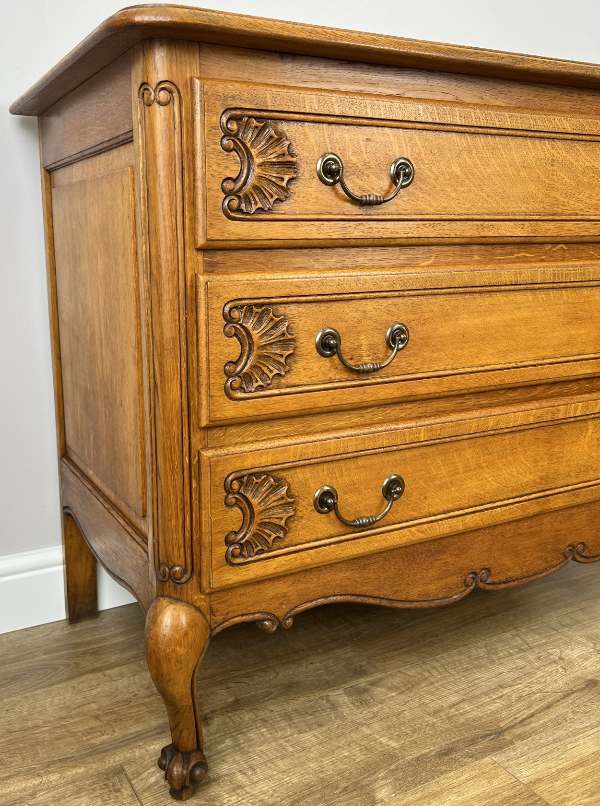 Chest of Drawers Vintage French Louis Oak 3 Drawers Carved Cabinet LOT 62596