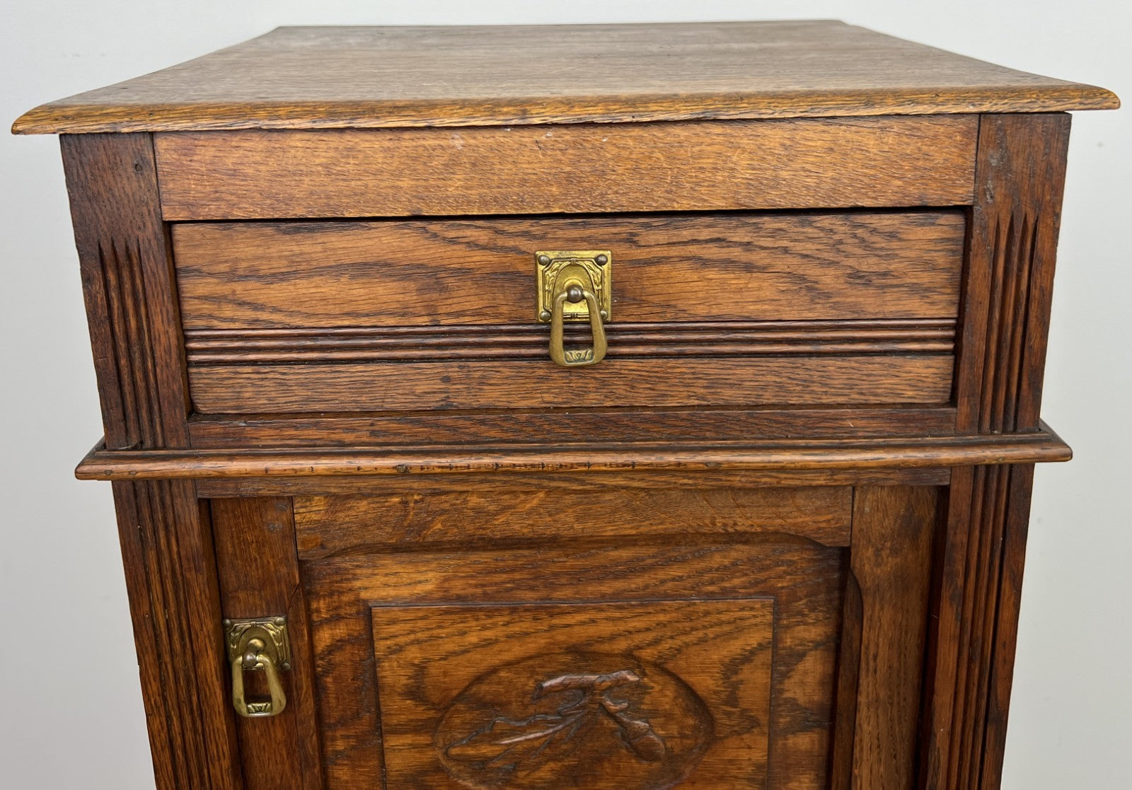 Bedside Table Antique French Style Oak Cabinet Carved Nightstand LOT 63934